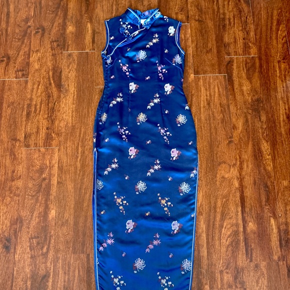 NEW! Traditional Chinese Dress Vintage 100% Woven Silk Dress from Hong Kong - Picture 1 of 11
